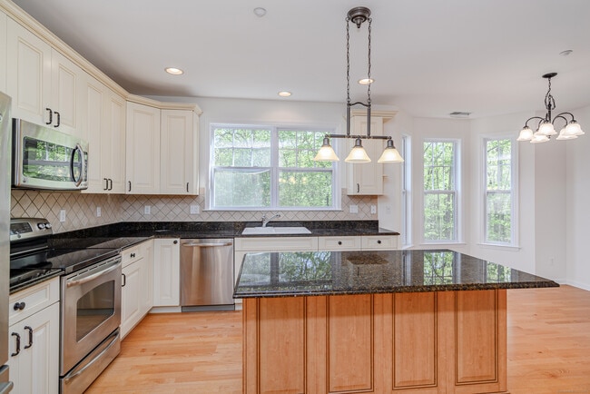 Photo - 82 Suzie Dr Unit 82