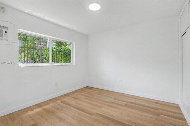 60 NW 79th St Unit 27