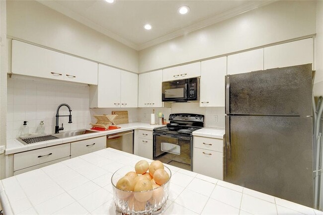 Photo - 1307 Kinney Ave Unit 132