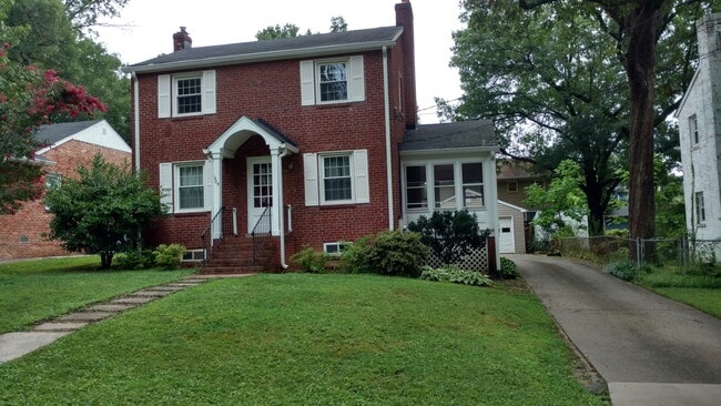 Front of House - 1605 N Stafford St