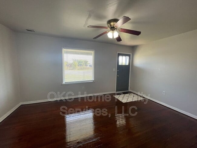 Photo - 137 SE 1st St