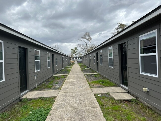 Building Photo - 1035 Giovanni St