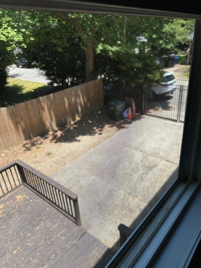 Photo - 220 Bladen St