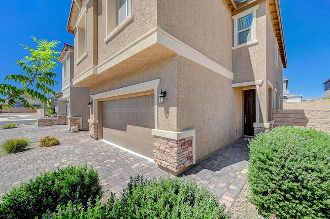 Photo - MODERN 2 Story, 3 Bedroom Home near Aliante!