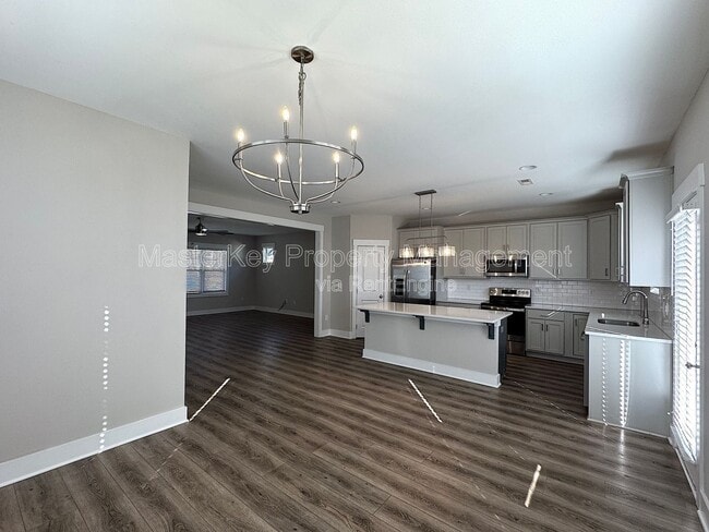 Photo - 102 N Dunn St