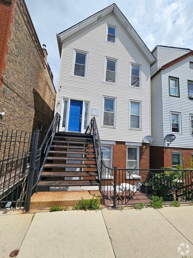 Building Photo - 1618 W Blackhawk St Unit 3 Rental