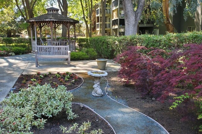 Victoria Gardens - Victoria Gardens Apartments