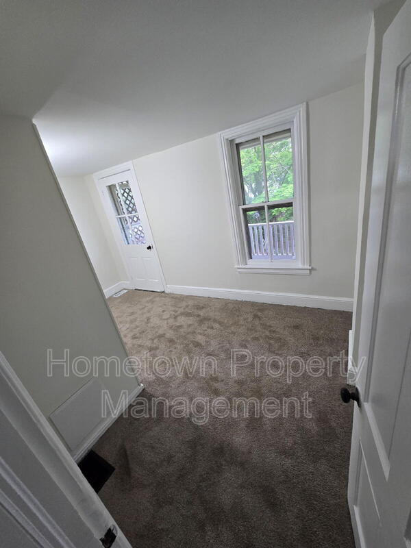 Photo - 550 Nelson St