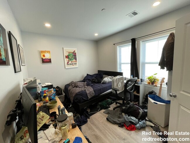 Photo - 120 Kenrick St