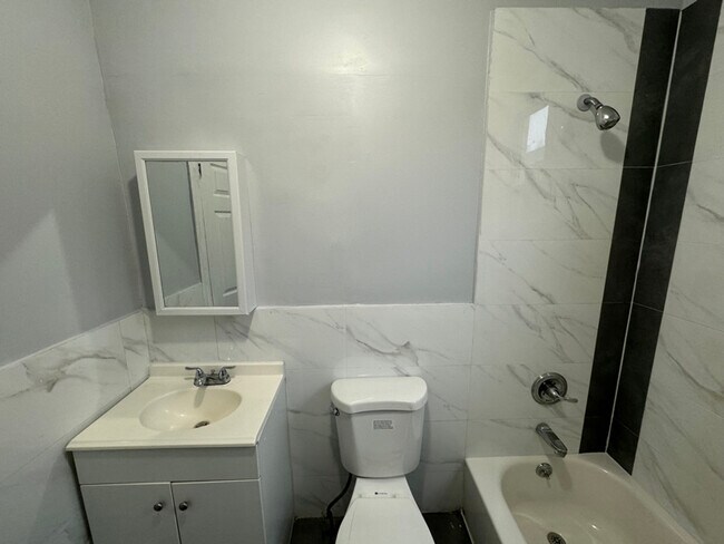 Photo - 827 S 14th St