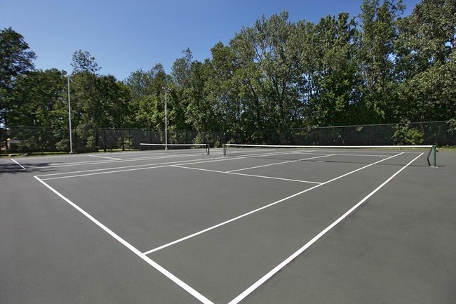 Tennis Court - Country Manor Apartment Homes