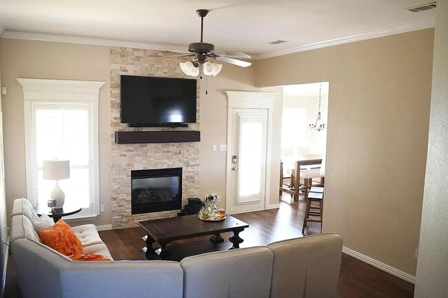 Photo - 5100 Chesterfield Pl