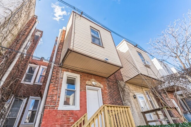 Photo - Beautiful Prime West Philadelphia porch front