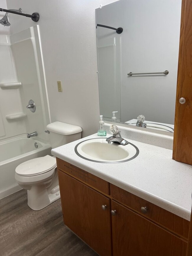 Photo - 603 N Main St Unit #2