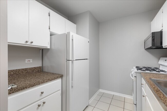 Photo - 5740 East Ave Unit 2F