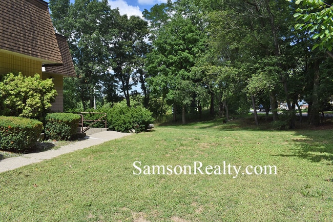 280 Roger Williams Ave Unit 26