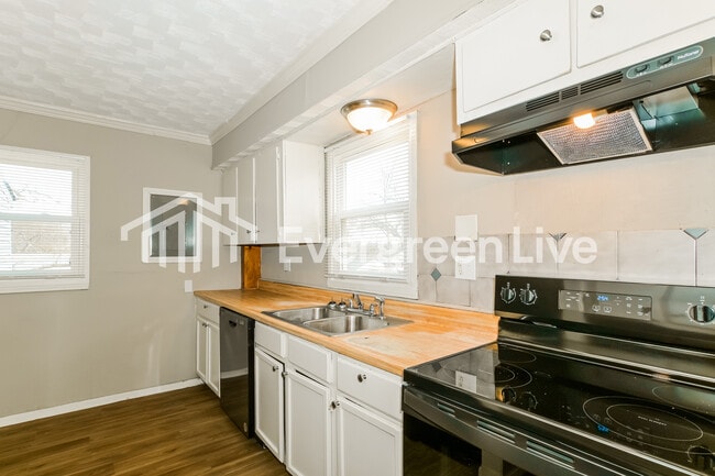 Photo - 13 St Benedict Ct