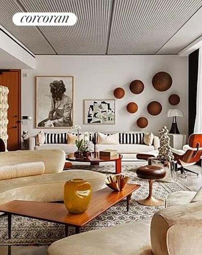 Photo - 100 E 53rd St