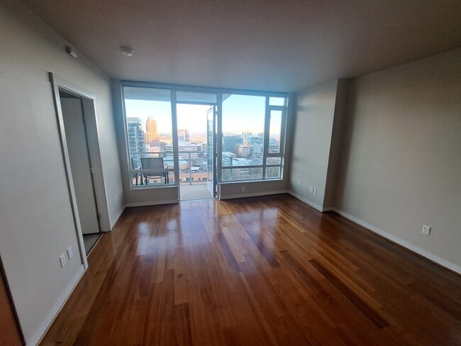 Building Photo - 1500 SW 11th Ave Unit 1905