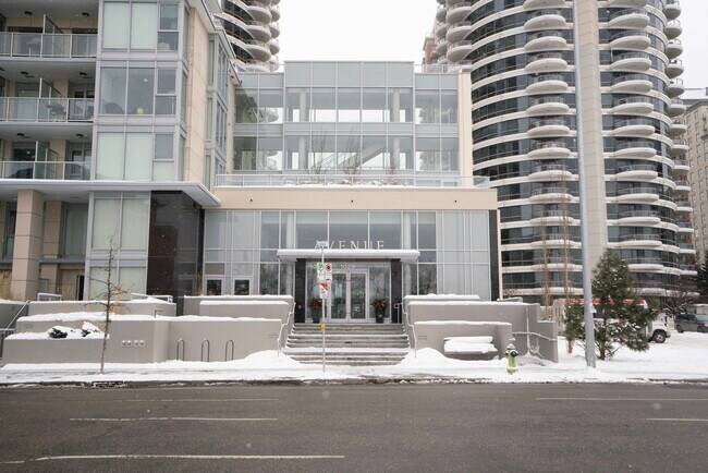Photo - 1025-2105 5 Ave SW