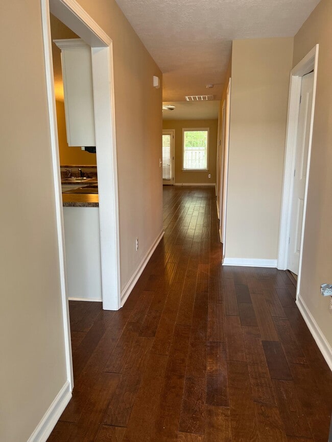 Photo - 111 Satomi Way SE