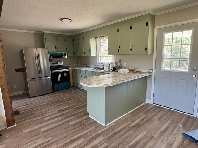 Photo - Spacious 4-Bed, 2-Bath Country Home - 1 Acre of Privacy