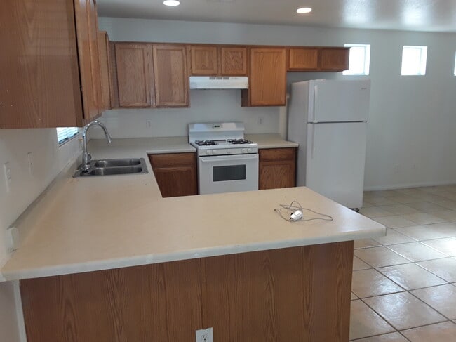 Photo - 5195 Shreve Ave