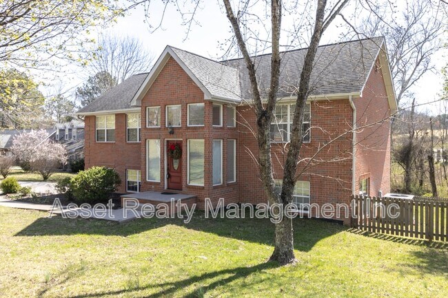 Photo - 170 Sweetgum Ln