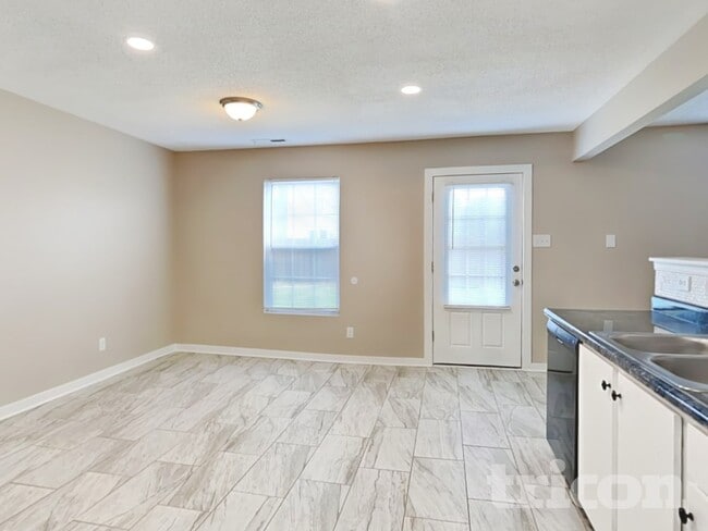 Photo - 675 Country Gate Dr
