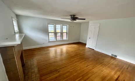 Building Photo - 99 Bedford St Unit 2nd Floor Apt