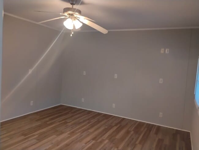 Photo - 110 N Michigan St