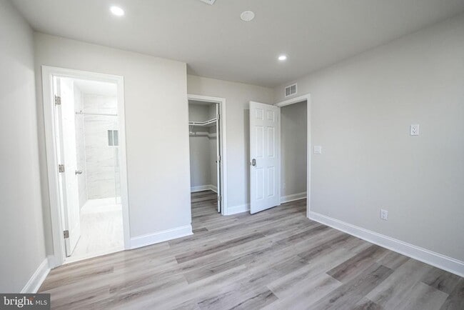 Photo - 8665 Center Rd