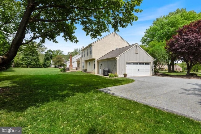 Building Photo - 1099 Armstrong Ct