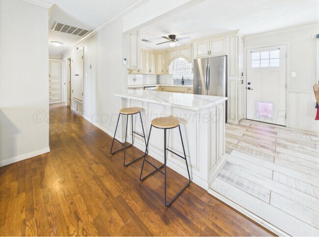 Photo - 1819 N Beech Ln