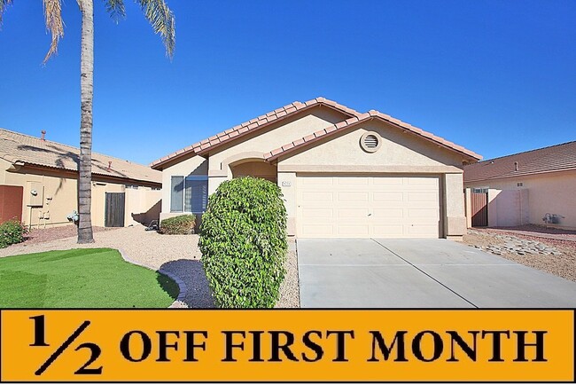 **1/2 OFF FIRST MONTHS RENT!** - **1/2 OFF FIRST MONTHS RENT!** Apartment