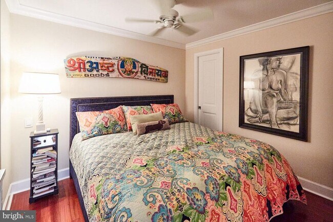 Photo - 1701 Locust St Unidad 1807