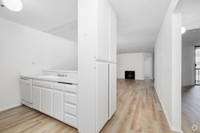 2 habitaciones, 2 baños, 1150 pies cuadrados, cocina