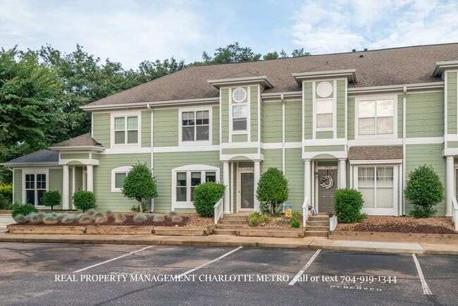 Photo - 3BR Townhome - Lake Living in Vineyard Point with Boat Slip Access Near Lake Norman