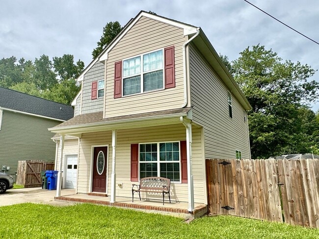 Photo - Welcome Home to Comfort and Convenience!