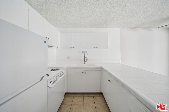 Photo - 7545 Hampton Ave Unidad 108