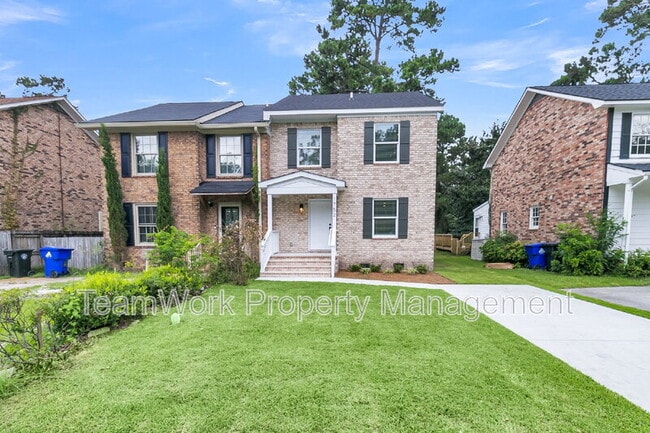 Photo - 1752 Skinner Ave