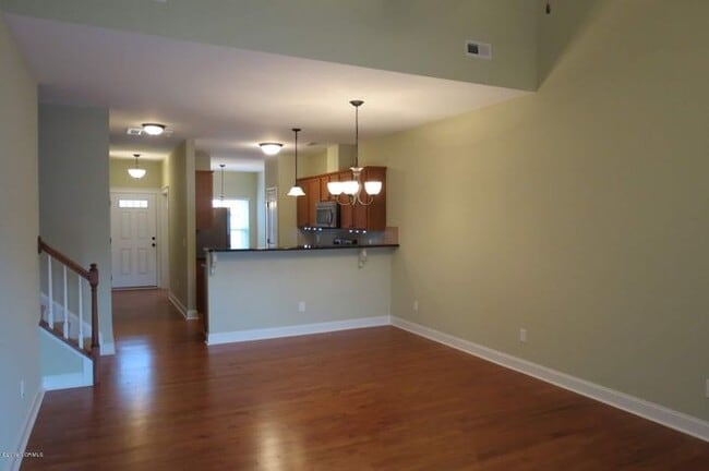 Photo - 1805 Fox Den Way