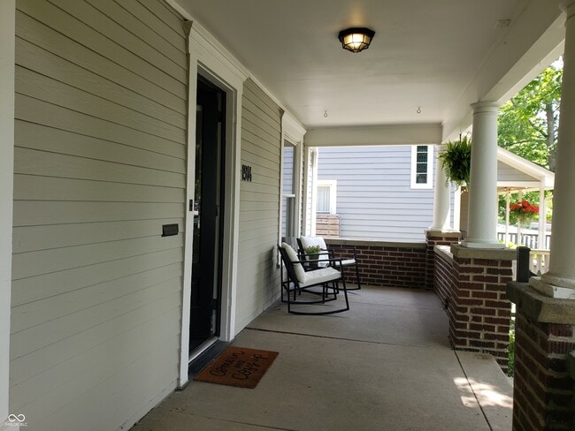 Photo - 1914 Commerce Ave