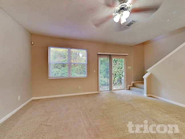 Photo - 135 Ellis Drive