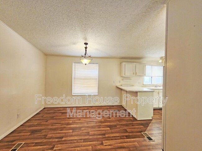 Photo - 1441 W Betty Ave