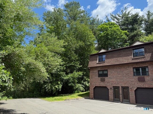 Building Photo - 143 Pine Hill Rd