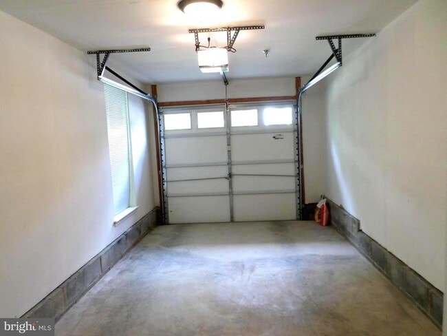 Photo - 10808 Warfield Pl