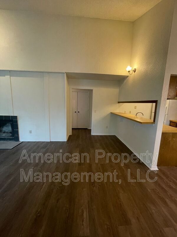 Photo - 4405 S Gum Ave