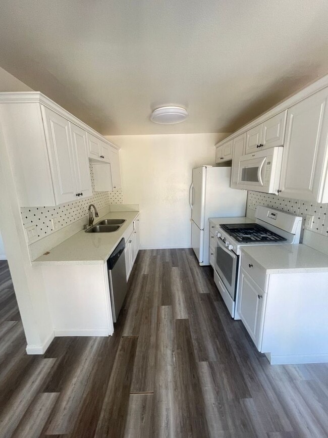 Photo - Bright 3BD Condo in Gated Community Unit 12