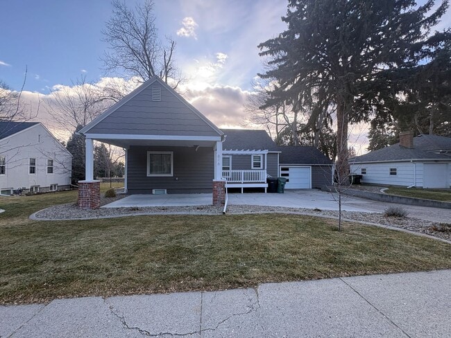 Photo - 4-bedroom, 2.5-bath home located on Poly.